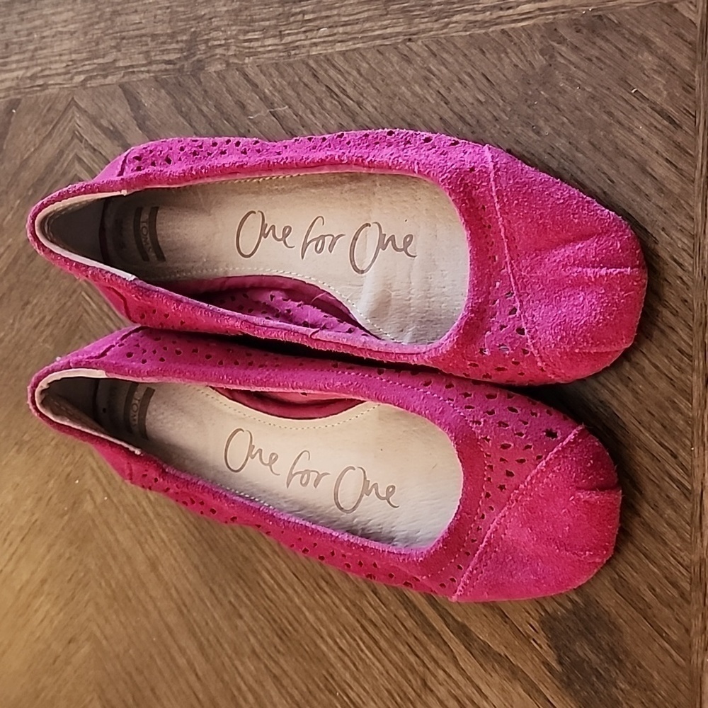 TOMS children's bright pink flats size 5